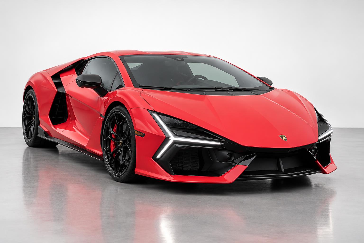 Lamborghini Revuelto dopo Promotive: auto raddrizzata e illuminata in studio fotografico